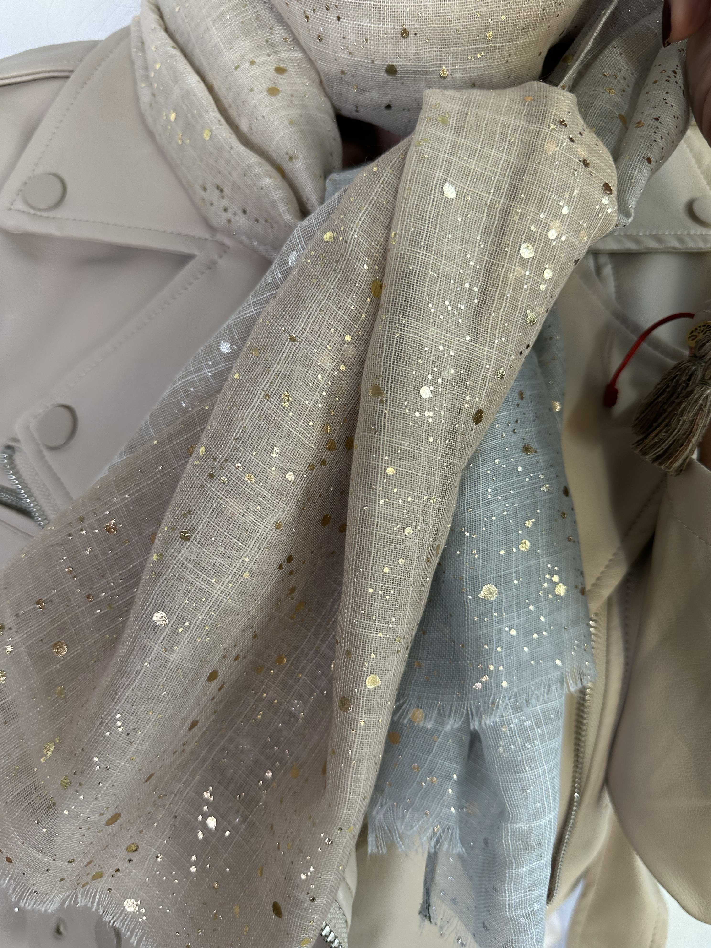 Eliza - Lätt scarf med gulddetaljer